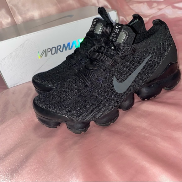 Nike Shoes - Nike vapor max sneakers